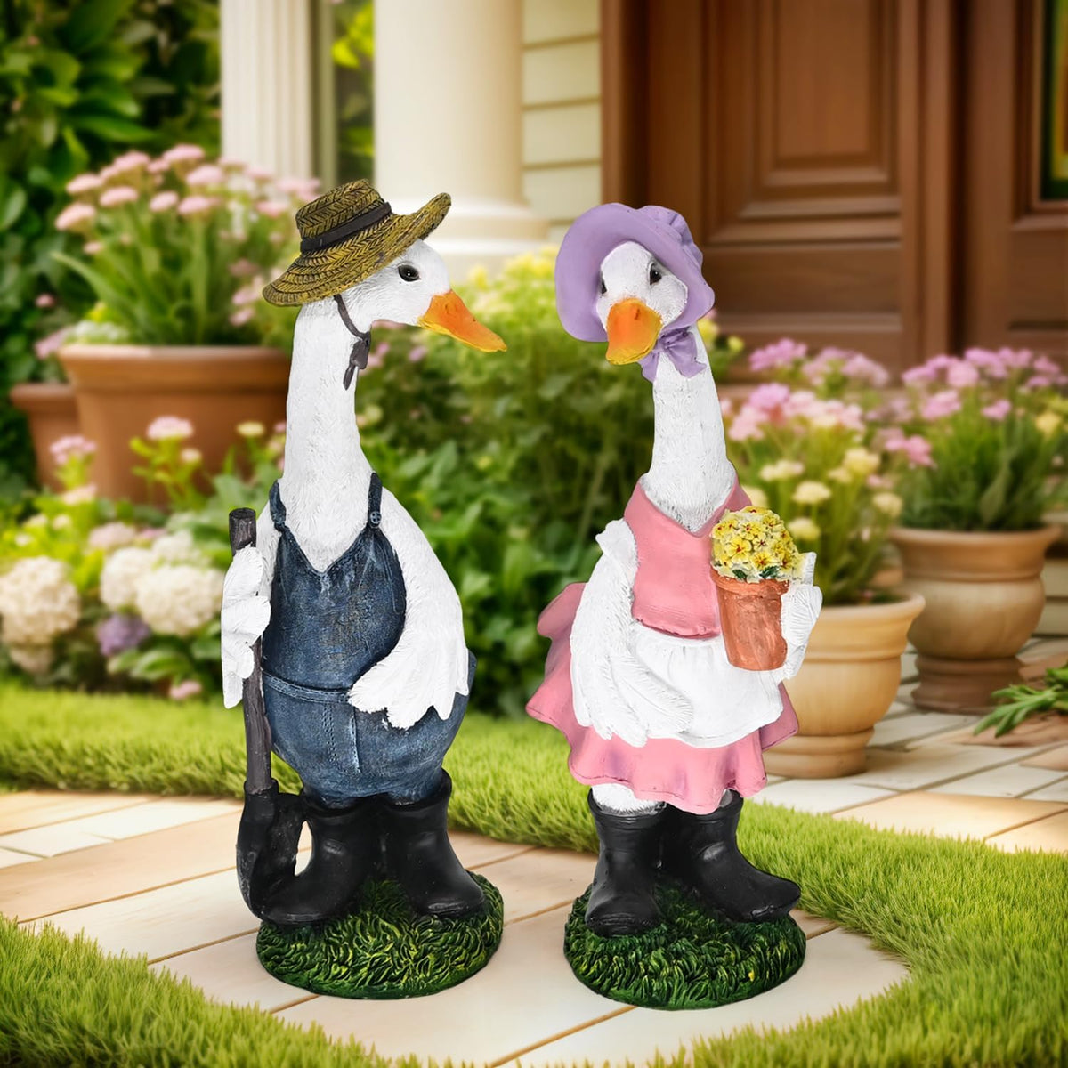 Whimsical Gardener Goose Resin Statue | Country Outdoor Garden Ornament for Porch & Lawn
