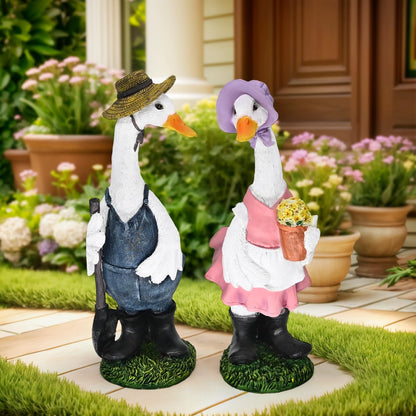 Whimsical Gardener Goose Resin Statue | Country Outdoor Garden Ornament for Porch & Lawn