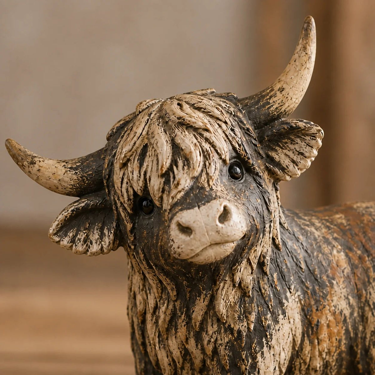 🐮 Rustic Highland Cow Figurine – Charming Farmhouse Tabletop Decor
