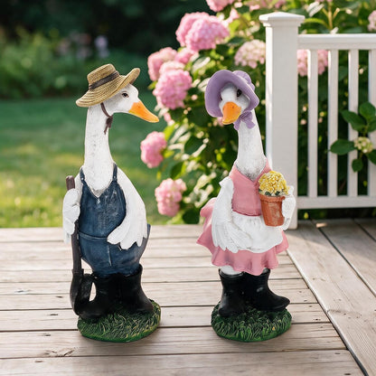 Whimsical Gardener Goose Resin Statue | Country Outdoor Garden Ornament for Porch & Lawn