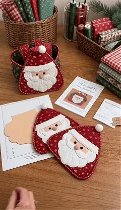 ⏳ Last Day 49% OFF – 🎄 Christmas Character Quilted Carry Basket | Padded Patchwork Fabrics, Layered Appliqué & Soft Carry Handle in DIY Kit or Ready-Made Styles 🎁✨