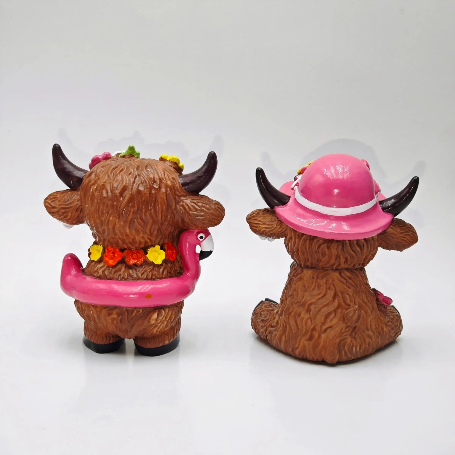 🌺 Summer Highland Cow Garden Statue